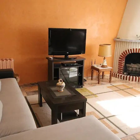 Victoria Ortenbach Apartment *