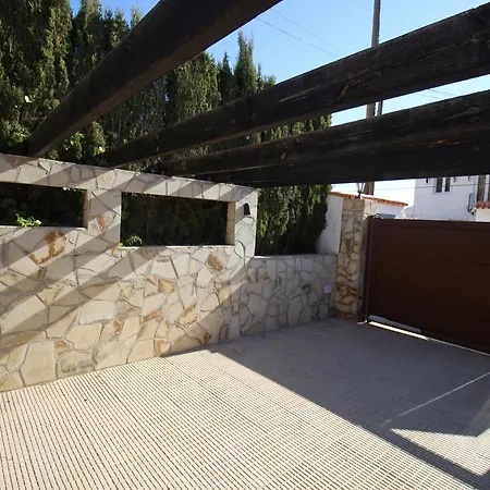 Victoria Ortenbach Apartment *